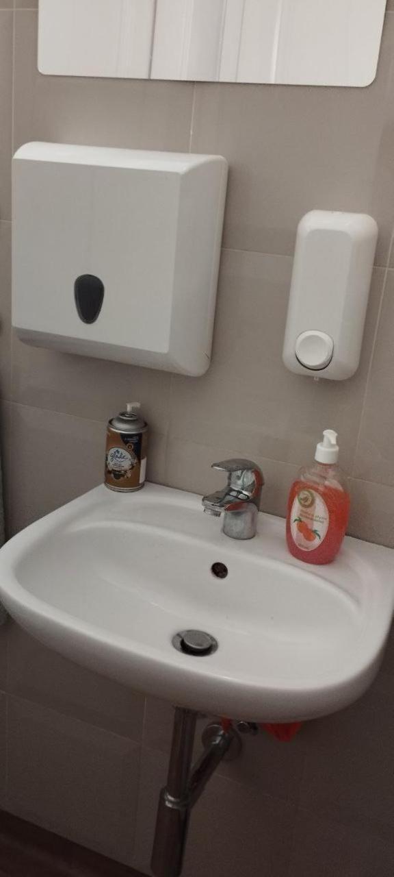 Hostel Alex&Tsa Краков Экстерьер фото